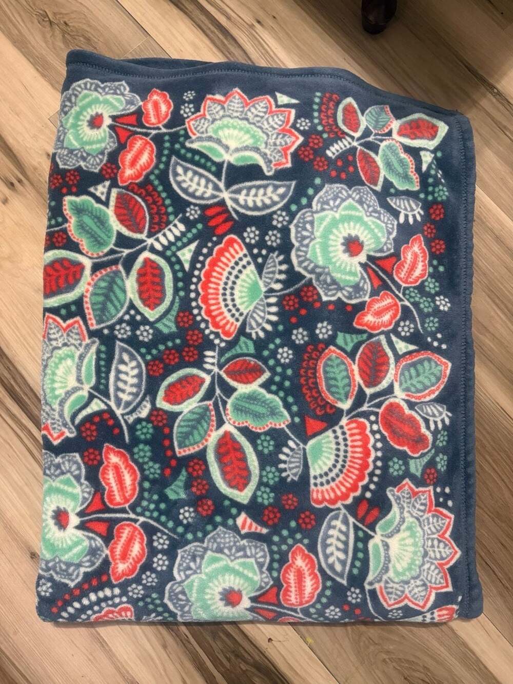 Vera Bradley Retired Nomadic Pattern
Floral Fleece Throw Blanket XL